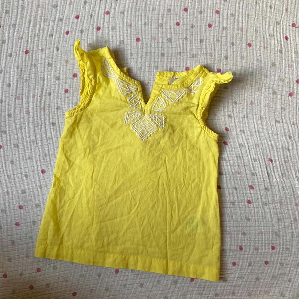 Canary yellow geometric tank